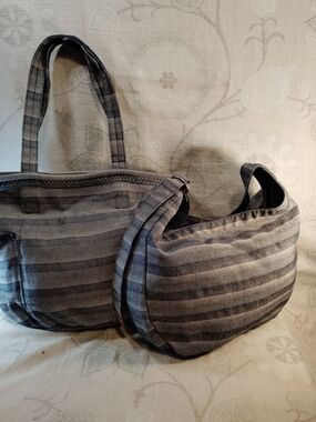 thirty-one Gray Striped Crossbody and Shoulder Tote Set